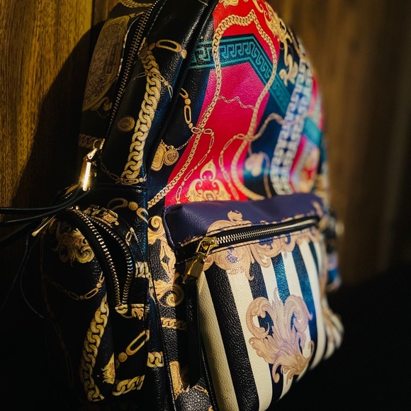 Custom Backpacks - Picture 3 of 6